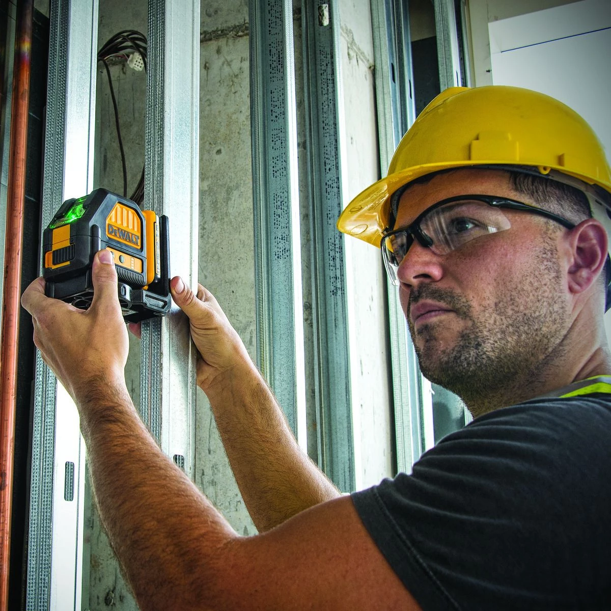 DEWALT Green Cross Line Laser, 12V MAX, DW088LG 5 DEWALT Green Cross Line Laser, 12V MAX, DW088LG - Image 3