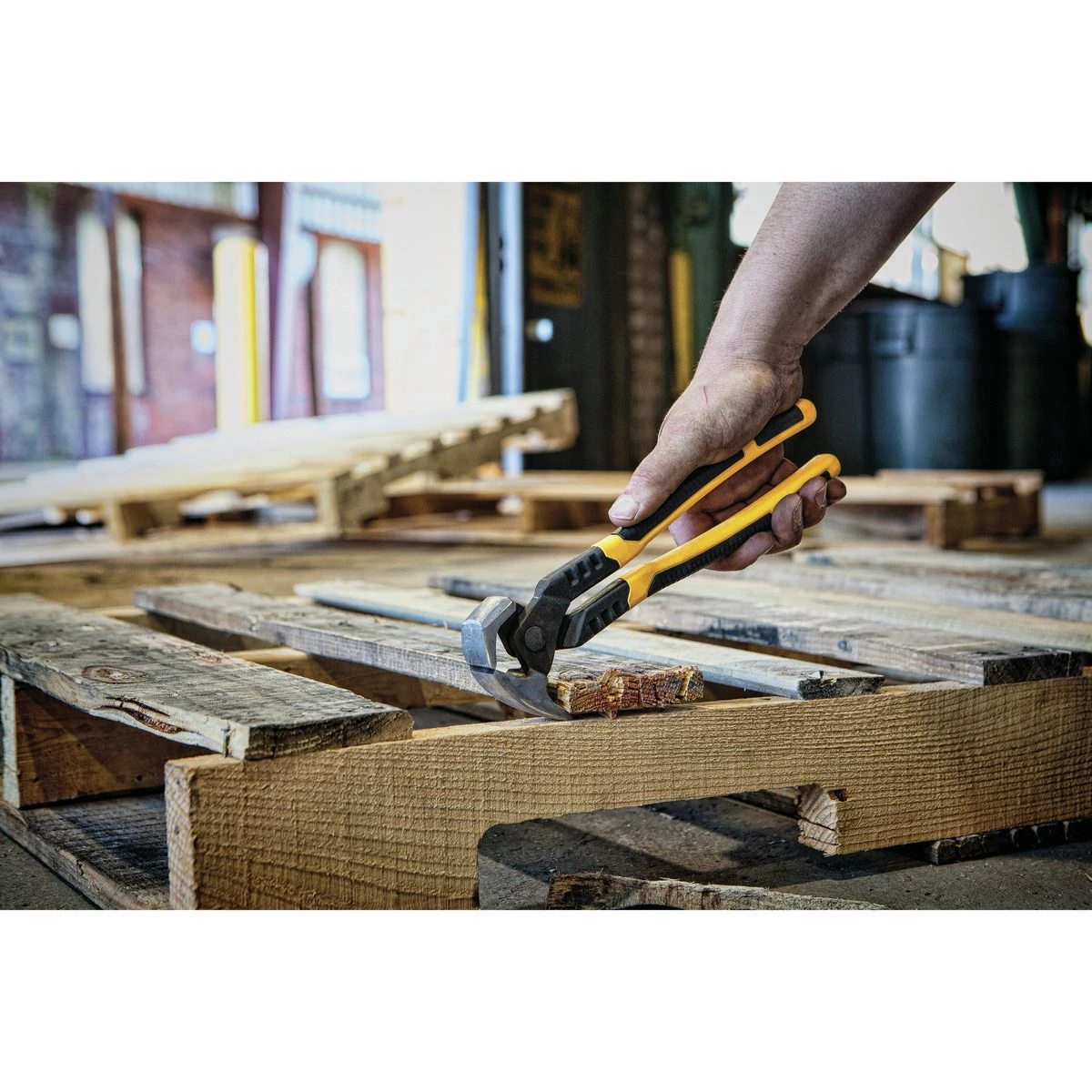 DEWALT Multi-Function End Nipper, 10 IN, DWHT75488 5 DEWALT Multi-Function End Nipper, 10 IN, DWHT75488 - Image 3